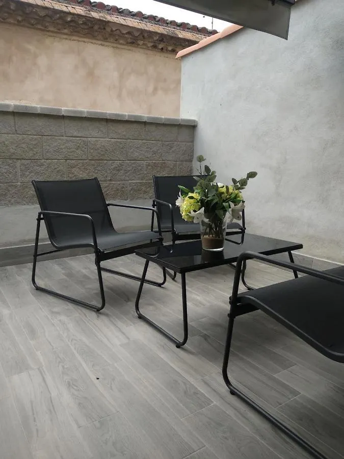Can Silvestre Besalu Apartment